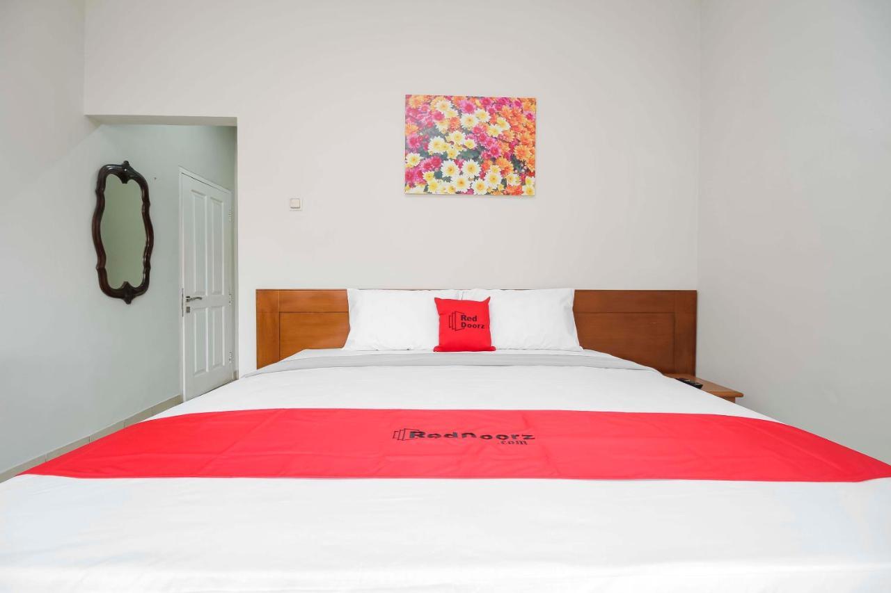 Reddoorz Near Kampung Gajah 2*